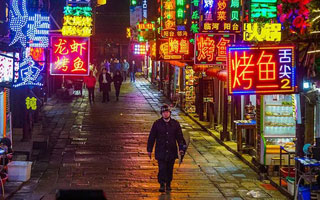 成人导航
门楣彩：助力夜市地摊屏！